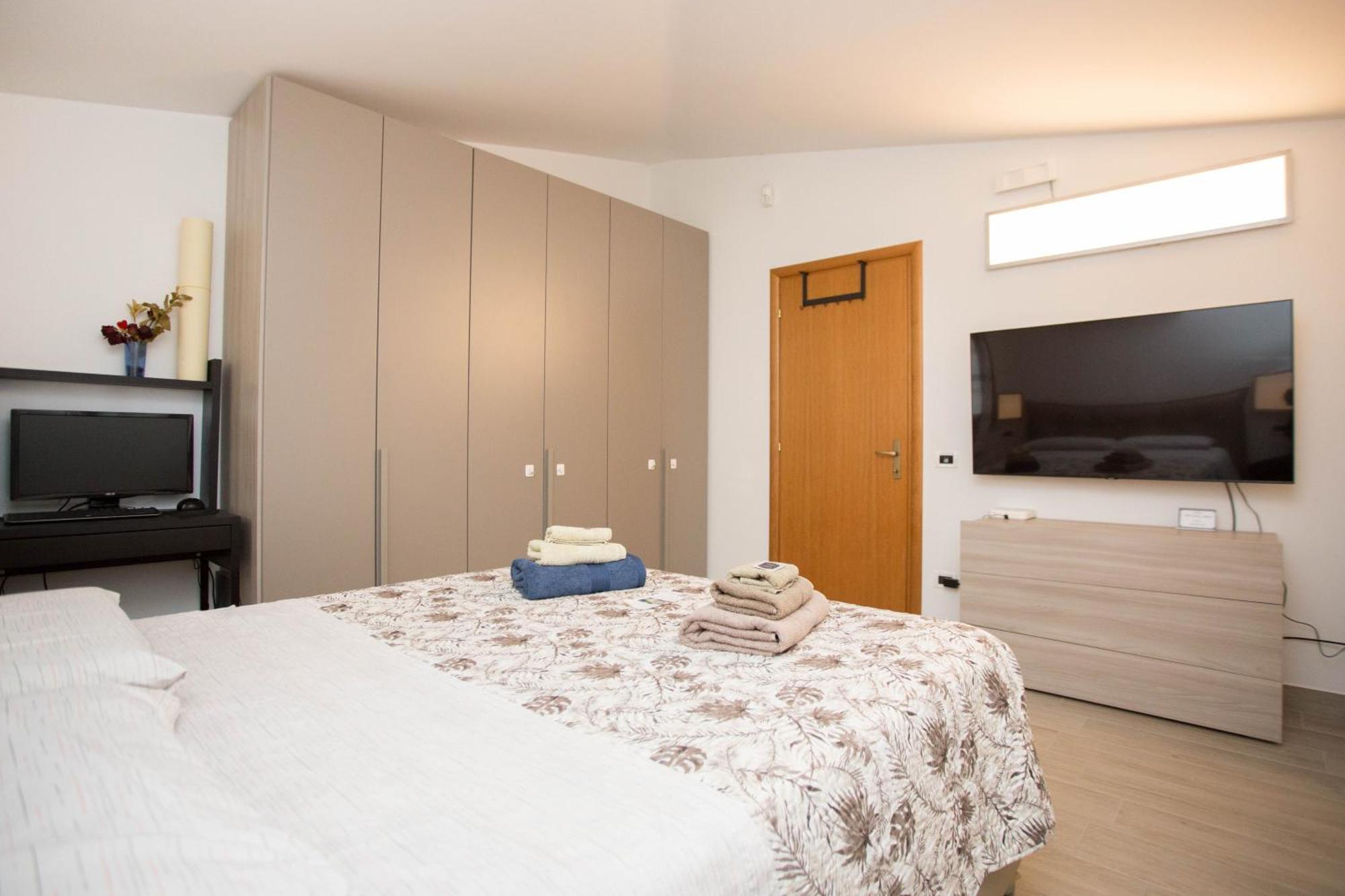 Casa Di Marco E Kaila Otel Tavullia Dış mekan fotoğraf
