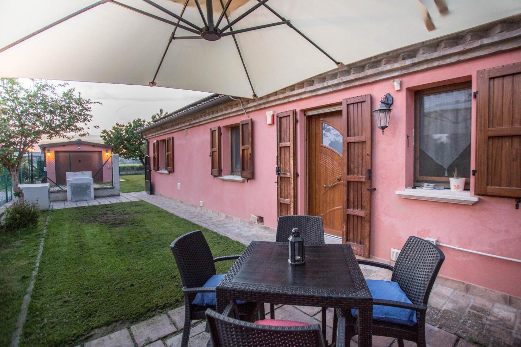 Casa Di Marco E Kaila Otel Tavullia Dış mekan fotoğraf