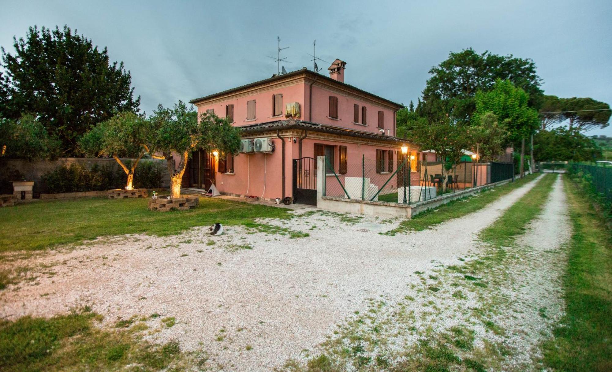 Casa Di Marco E Kaila Otel Tavullia Dış mekan fotoğraf